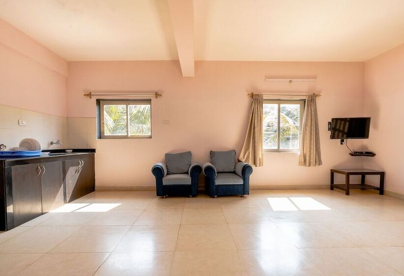 منتجع Kay's By The Sea