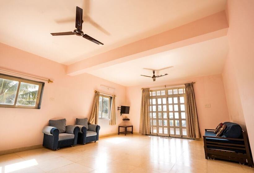 منتجع Kay's By The Sea