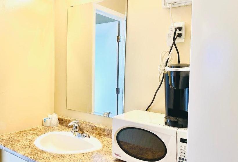 Twilight Country Motel