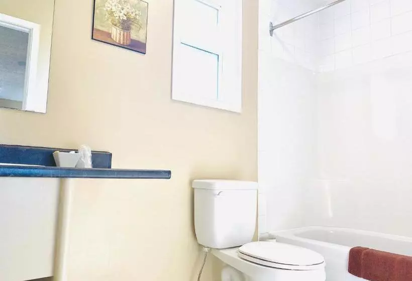 Twilight Country Motel