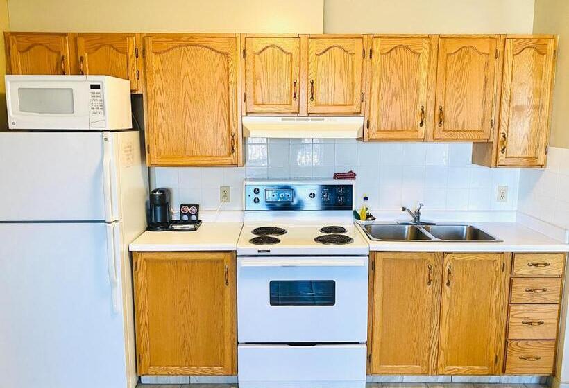 Twilight Country Motel