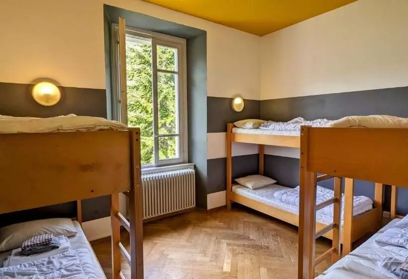 Wild Valley Hostel   Villa Edera