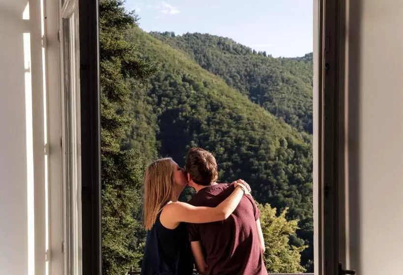 Wild Valley Hostel   Villa Edera