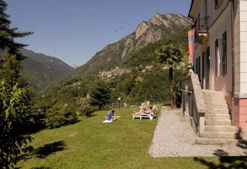 Wild Valley Hostel   Villa Edera