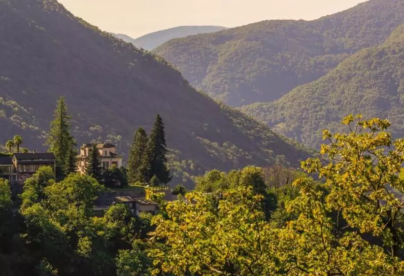 Wild Valley Hostel   Villa Edera