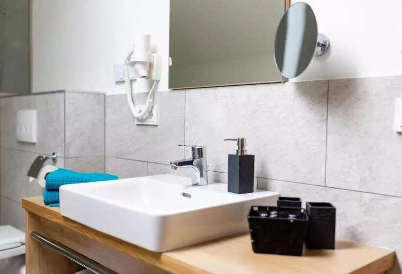 Retkeilymaja Gasthof Krone Ochsenfeld