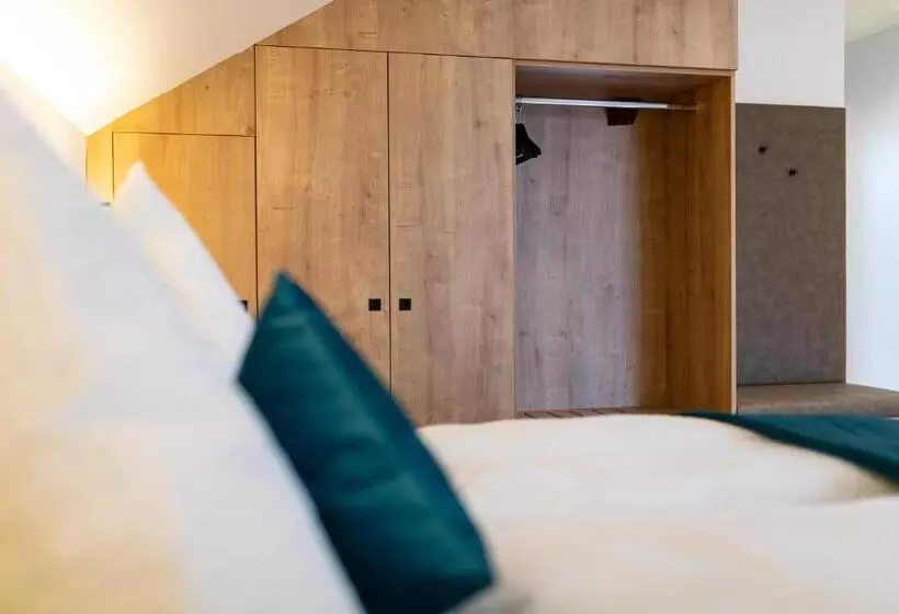 Retkeilymaja Gasthof Krone Ochsenfeld