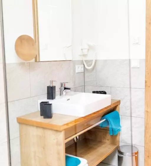 Retkeilymaja Gasthof Krone Ochsenfeld