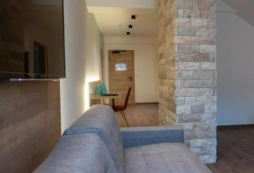 Retkeilymaja Gasthof Krone Ochsenfeld