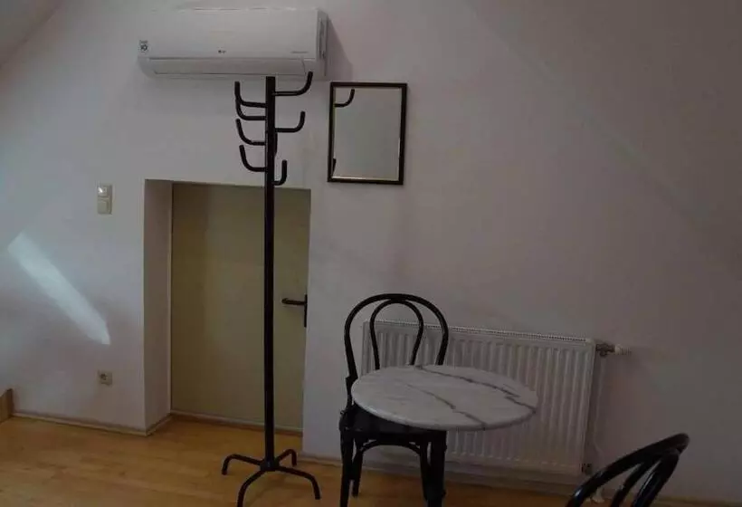 ベッドアンドブレックファースト Weinbau Und Gästezimmer Pammer