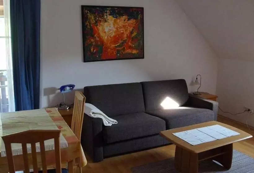 ベッドアンドブレックファースト Weinbau Und Gästezimmer Pammer