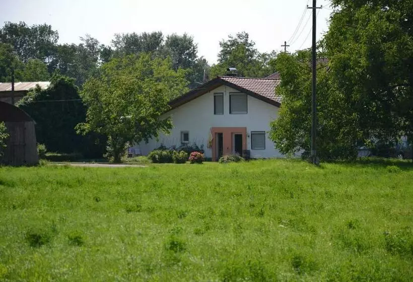 ホテル Fewo Oberle