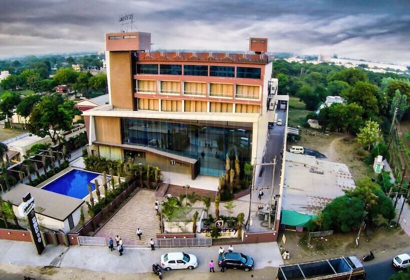 酒店 Jalashray Resort