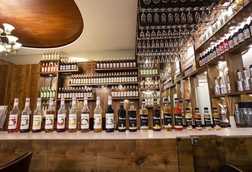 酒店 Jalashray Resort