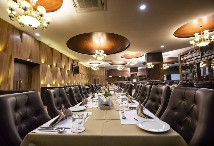 酒店 Jalashray Resort