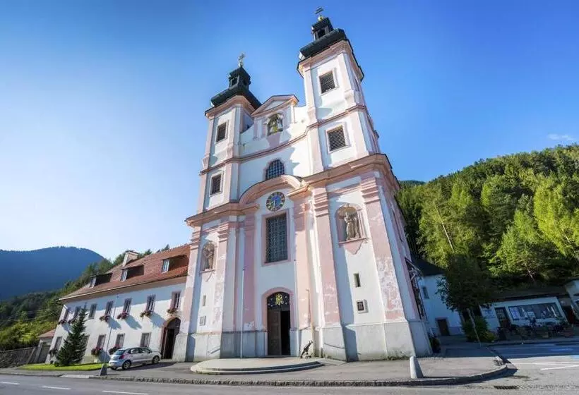 Hotelli Kirchenwirt In Maria Schutz