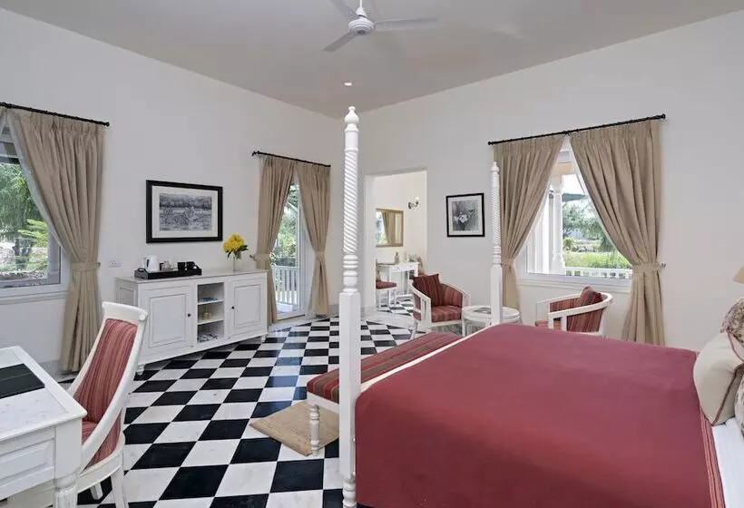 ホテル Sariska Manor Luxury Cottages Tehla