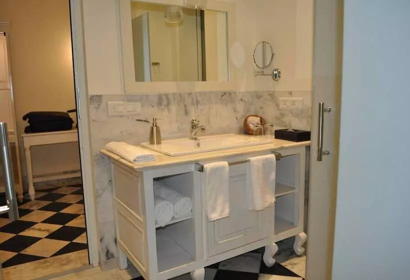 ホテル Sariska Manor Luxury Cottages Tehla