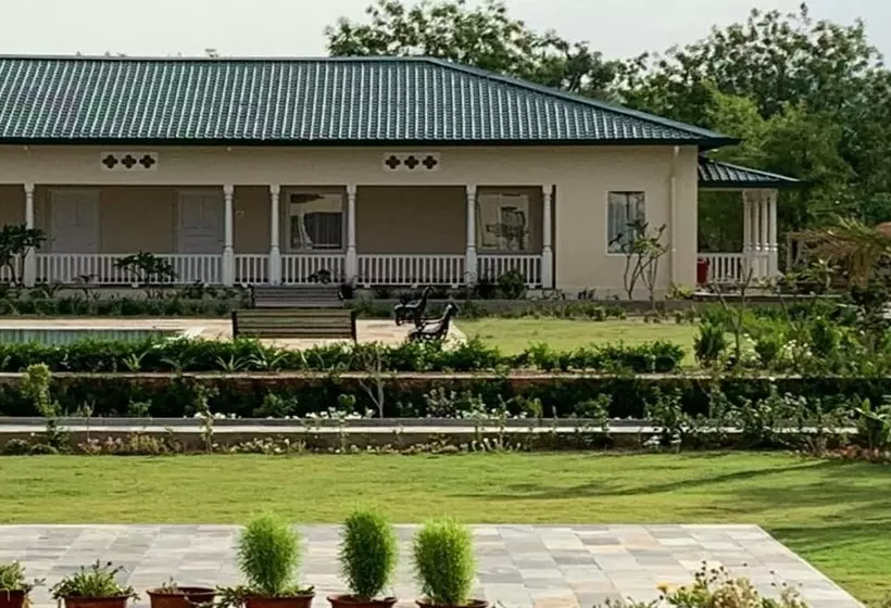 ホテル Sariska Manor Luxury Cottages Tehla