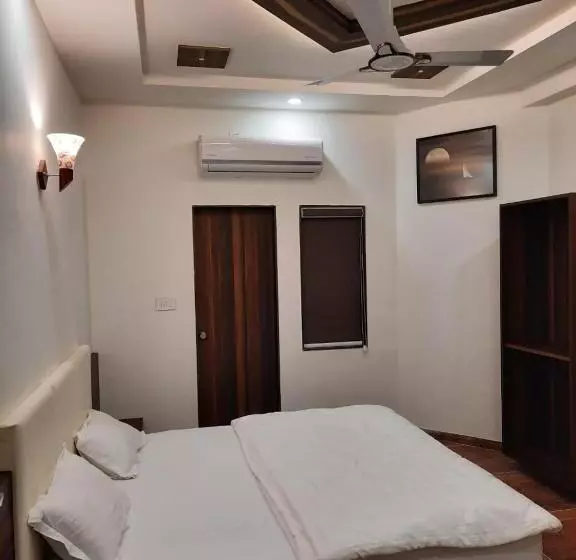 Hotelli The Grand Shiva