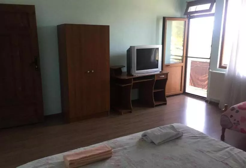 ペンション Guest House Agush