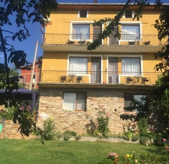 ペンション Guest House Agush