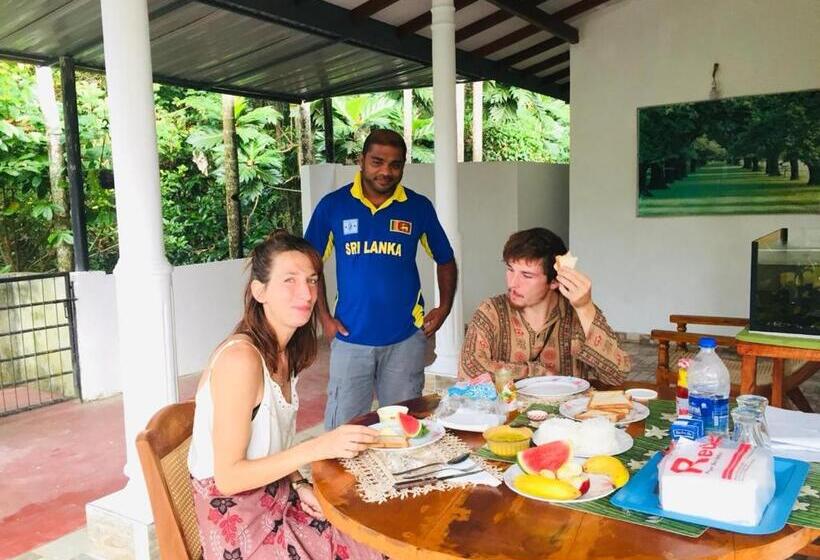 ペンション New Toropi Homestay