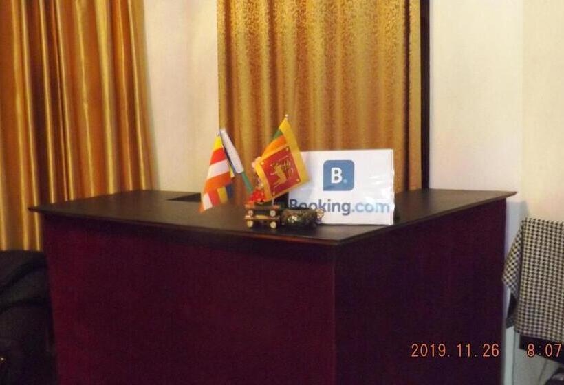 ペンション New Toropi Homestay