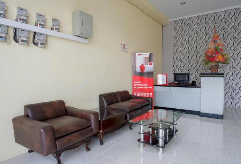 Pensió Reddoorz Near Graha Saba Buana Solo