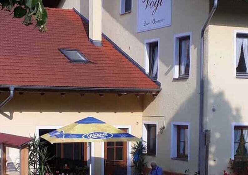 호스텔 Landgasthof Vogl   Zum Klement