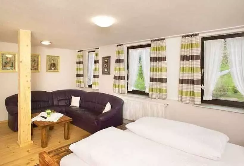 Retkeilymaja Landgasthof Vogl   Zum Klement