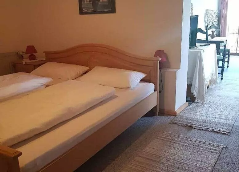 Retkeilymaja Landgasthof Vogl   Zum Klement