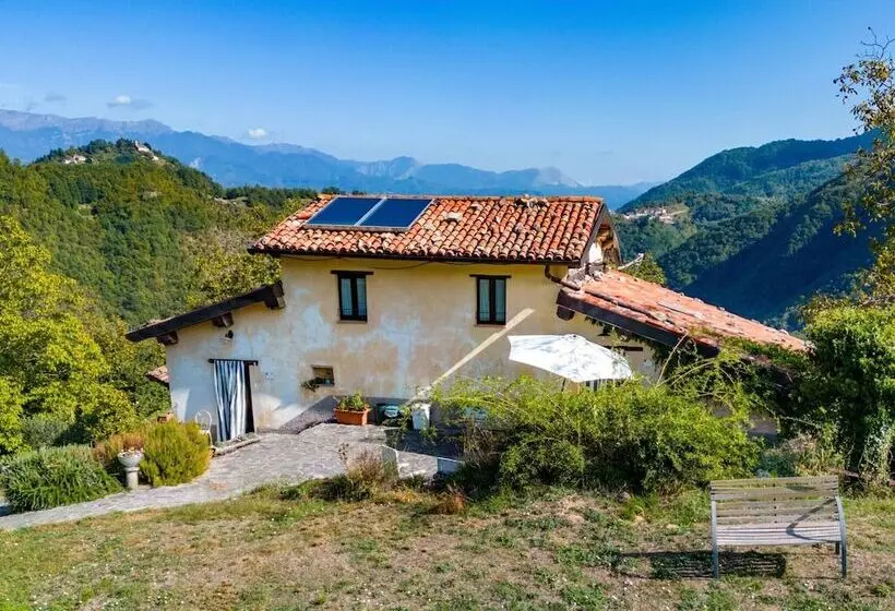 Graceful Cottage In Vergemoli With Private Fenced Garden