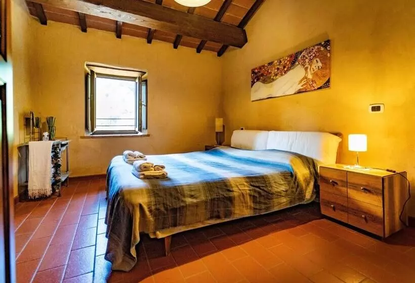 Graceful Cottage In Vergemoli With Private Fenced Garden