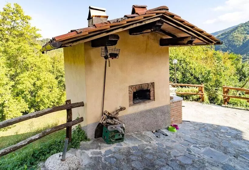 Graceful Cottage In Vergemoli With Private Fenced Garden