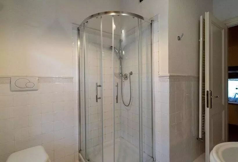 Graceful Cottage In Vergemoli With Private Fenced Garden