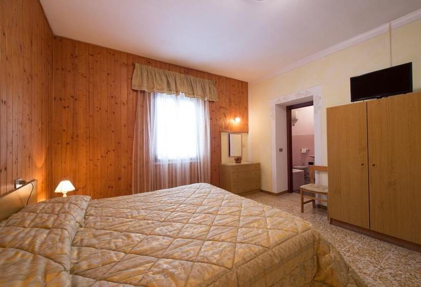 호텔 Albergo Ristorante La Villa