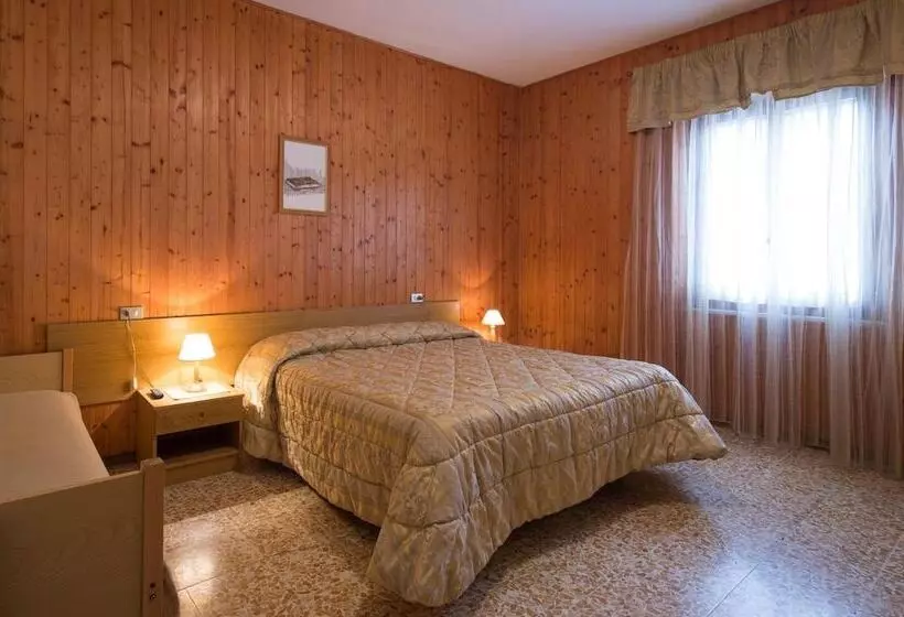 Hotelli Albergo Ristorante La Villa