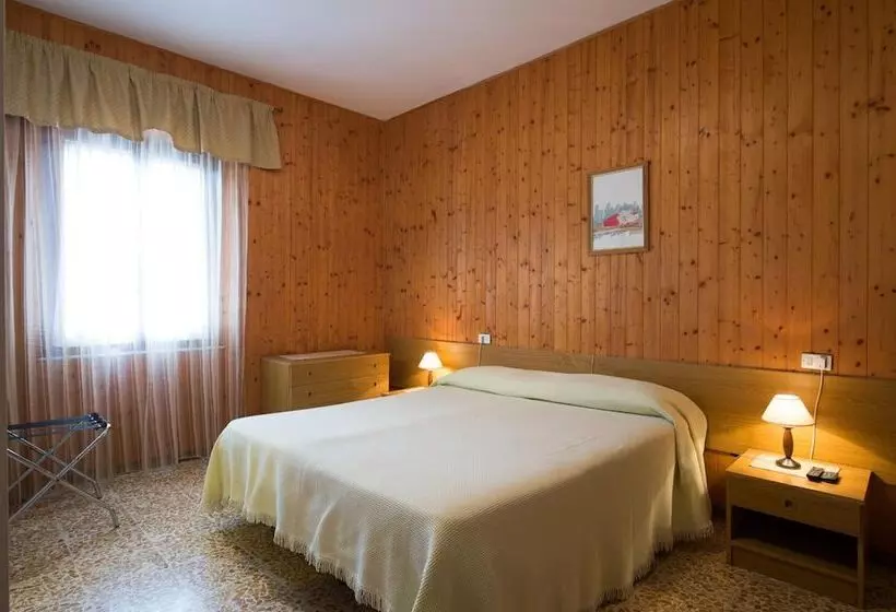 Hotelli Albergo Ristorante La Villa