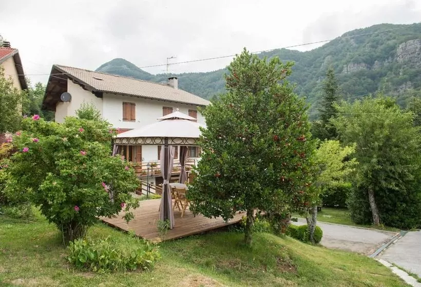 Hotelli Albergo Ristorante La Villa