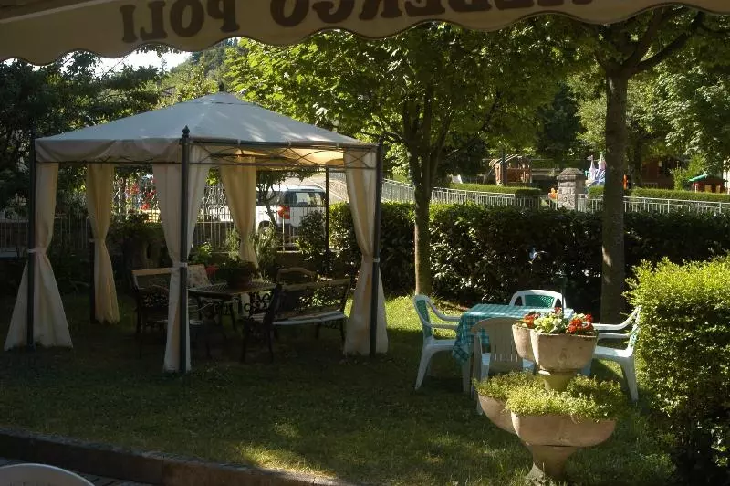 Hotelli Albergo Ristorante Poli