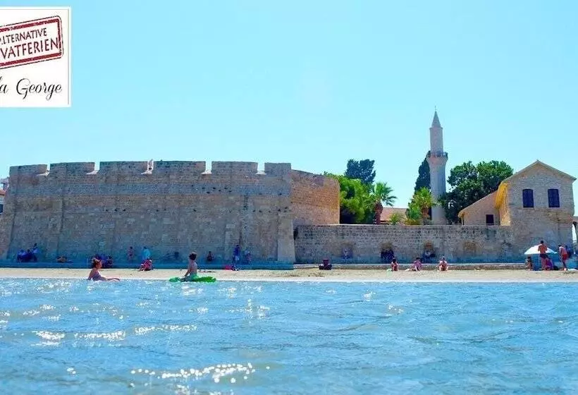 Maaseutuhotelli Tzionis Holidays Stonehouse