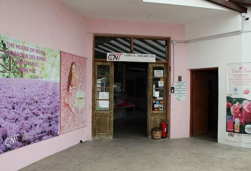 Maaseutuhotelli Tzionis Holidays Stonehouse