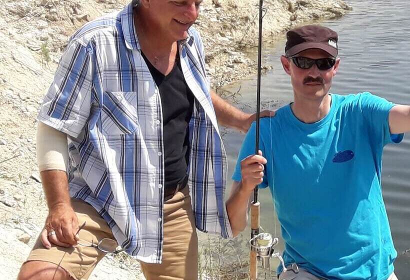 교외 호텔 Tzionis Holidays Stonehouse