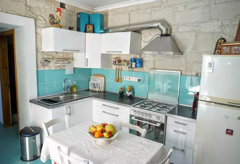 Maaseutuhotelli Tzionis Holidays Stonehouse