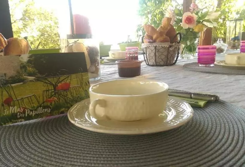 Le Mas Des Papillons Chambre D Hôtes B&b