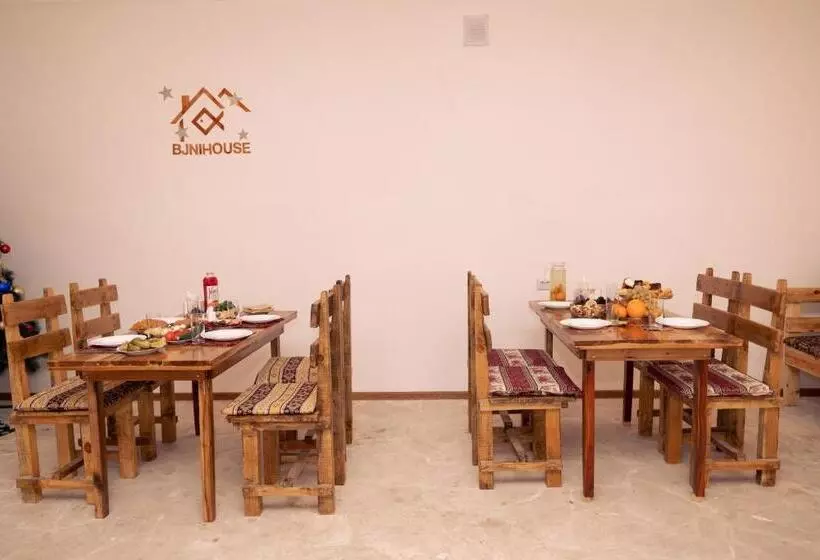 Majatalo Bjnihouse, Guest House