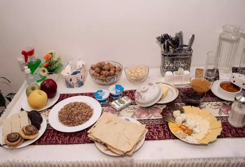 Majatalo Bjnihouse, Guest House