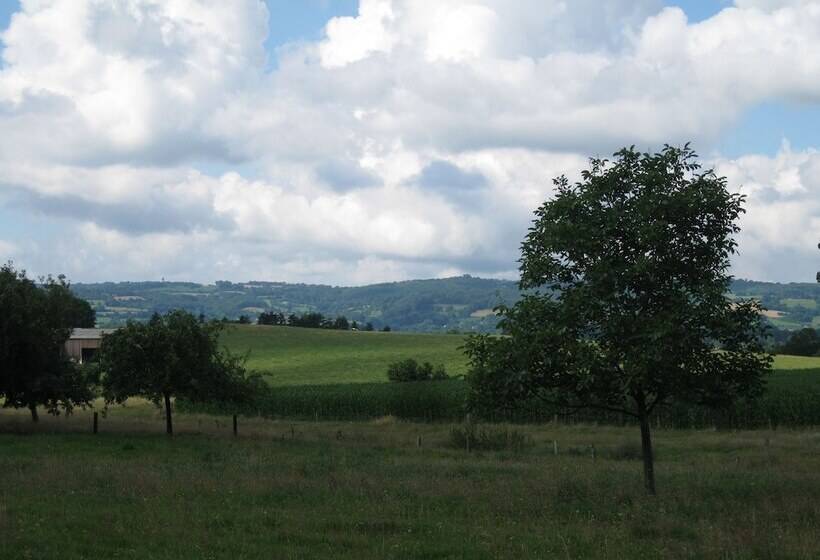 بنسيون Le Petit Clos