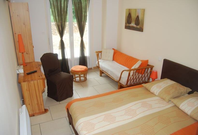 بنسيون Le Petit Clos